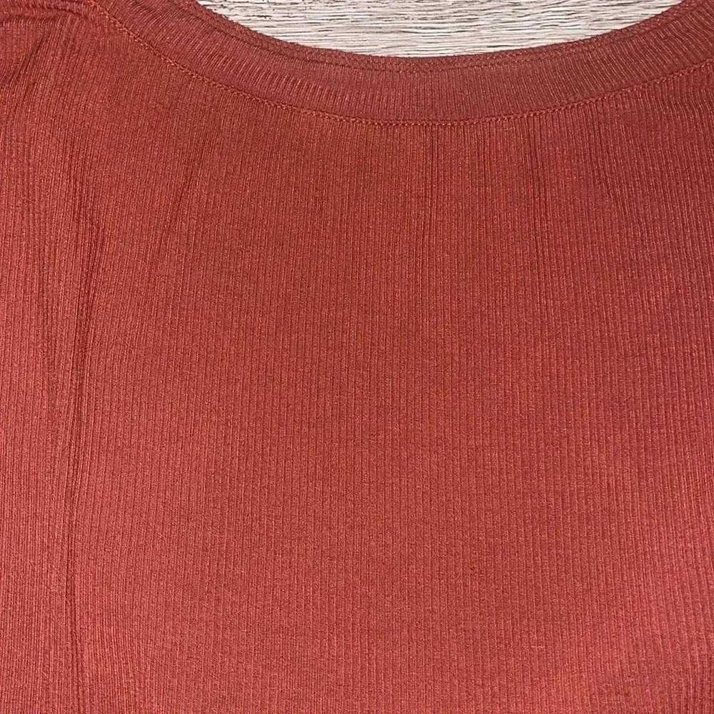 FREE PEOPLE Shimmy Shake Top Ribbed Burnt Orange Long Sleeve Open Back Small S - Picture 4 of 8